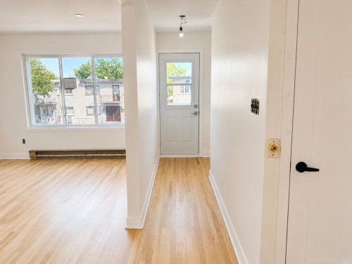 Overall view - 8555 Rue Brown, Montréal (Lasalle), QC - Indoor Photo Showing Other Room