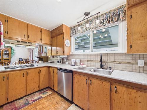 8489 Hwy 95A, Kimberley, BC - Indoor Photo Showing Kitchen With Double Sink