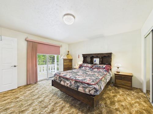 8489 Hwy 95A, Kimberley, BC - Indoor Photo Showing Bedroom