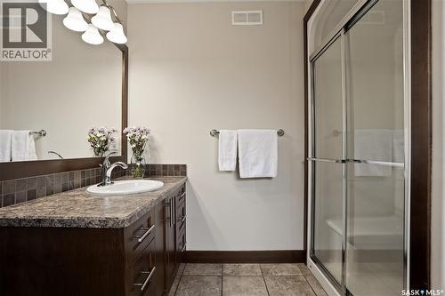8034 Fairways West Drive, Regina, SK - Indoor Photo Showing Bathroom