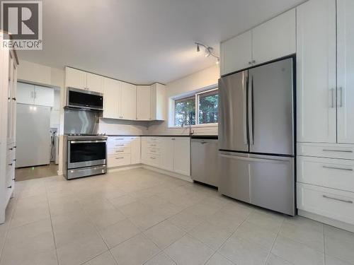 4108 Highway 101, Powell River, BC - Indoor Photo Showing Kitchen