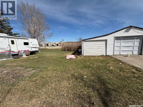 128 9Th Avenue E, Melville, SK - Outdoor