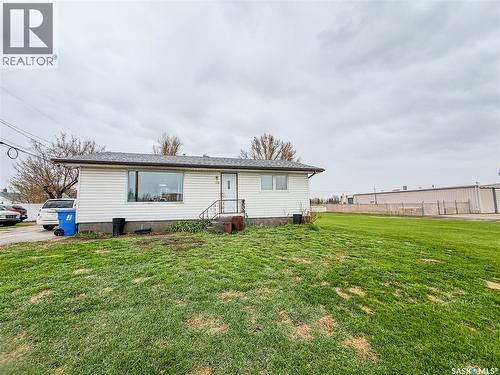 128 9Th Avenue E, Melville, SK - Outdoor