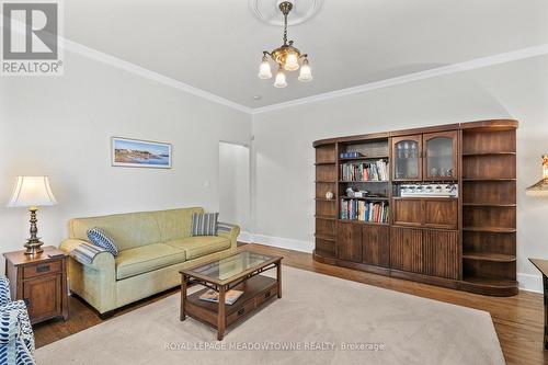 272 Pine Street, Milton, ON - Indoor Photo Showing Living Room