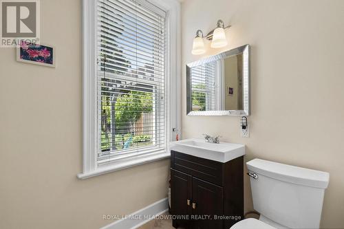 272 Pine Street, Milton, ON - Indoor Photo Showing Bathroom
