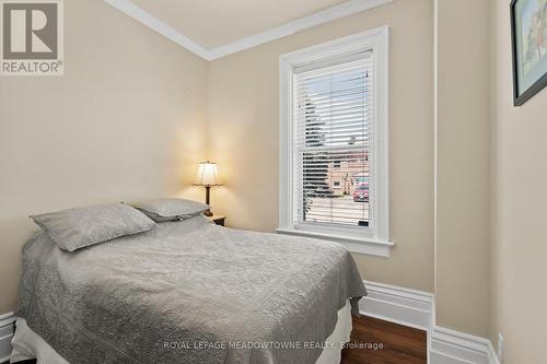 272 Pine Street, Milton, ON - Indoor Photo Showing Bedroom