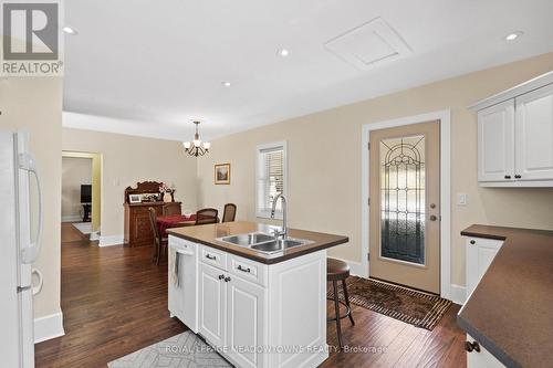 272 Pine Street, Milton, ON - Indoor Photo Showing Kitchen With Double Sink