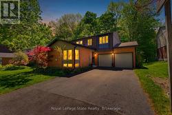 30 JEROME PARK DRIVE  Hamilton (Dundas), ON L9H 6H2
