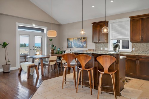 667 Nelson Rd, Campbell River, BC 
