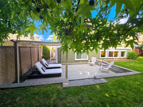 667 Nelson Rd, Campbell River, BC 