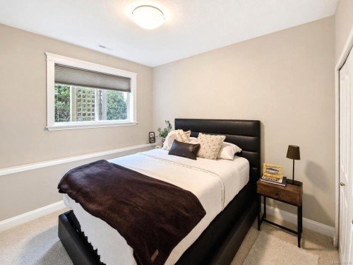 667 Nelson Rd, Campbell River, BC 