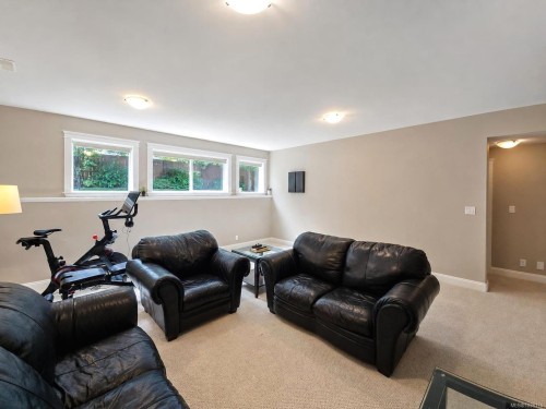 667 Nelson Rd, Campbell River, BC 