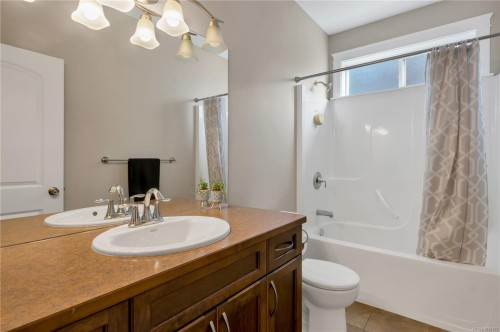 667 Nelson Rd, Campbell River, BC 