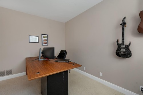 667 Nelson Rd, Campbell River, BC 