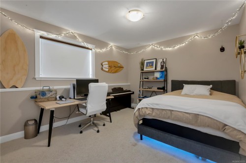 667 Nelson Rd, Campbell River, BC 