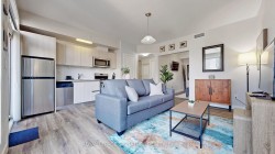 204-335 College Street  Toronto, ON M5T 1S2