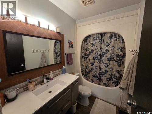 204 1St Street E, Carlyle, SK - Indoor Photo Showing Bathroom