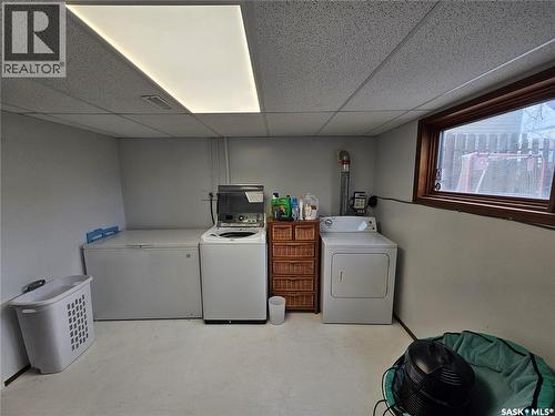 204 1St Street E, Carlyle, SK - Indoor Photo Showing Laundry Room