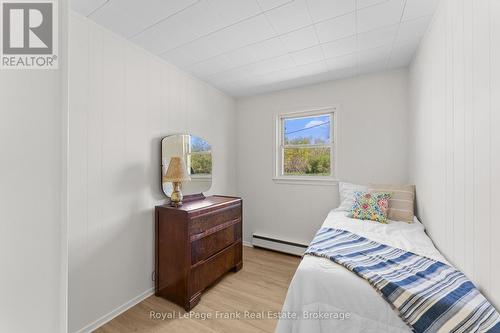 39 Fire Route 98 Route, Trent Lakes, ON - Indoor Photo Showing Bedroom