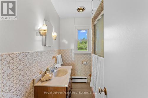 39 Fire Route 98 Route, Trent Lakes, ON - Indoor Photo Showing Bathroom