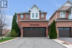 7448 VILLAGE WALK  Mississauga, ON L5W 2V7
