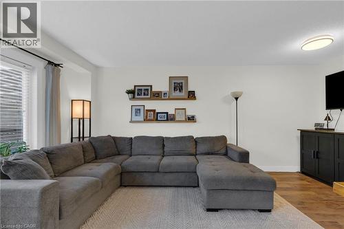 Room for Large Sectional - 4 Parkside Crescent, Angus, ON - Indoor Photo Showing Living Room