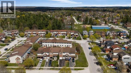 Large Driveway easily accomodates 2 cars - 4 Parkside Crescent, Angus, ON - Outdoor With View