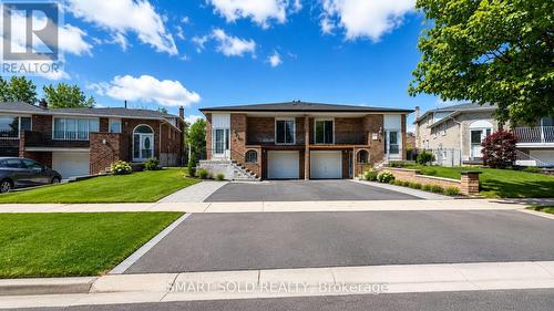 243 SHAWNEE CIRCLE , Toronto, Ontario M2H 2Y3 2