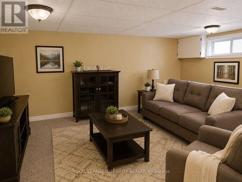 Family room with AI furniture - 145 Danis Avenue, Cornwall, ON - Indoor