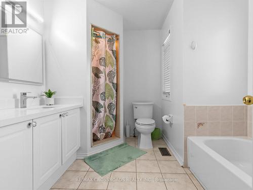 10 Salt Drive, Ajax, ON - Indoor Photo Showing Bathroom