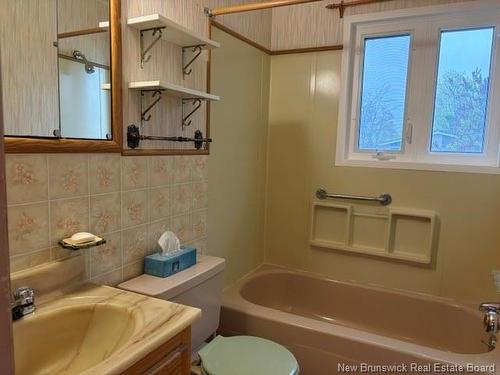 1091 James St, Bathurst, NB 