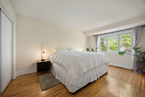 Chambre à coucher principale - 136 Av. De La Pointe-Claire, Pointe-Claire, QC - Indoor Photo Showing Bedroom