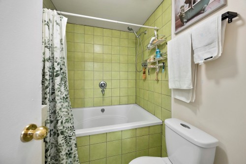 Salle de bains - 136 Av. De La Pointe-Claire, Pointe-Claire, QC - Indoor Photo Showing Bathroom