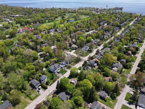 Photo aérienne - 136 Av. De La Pointe-Claire, Pointe-Claire, QC - Outdoor With Body Of Water With View