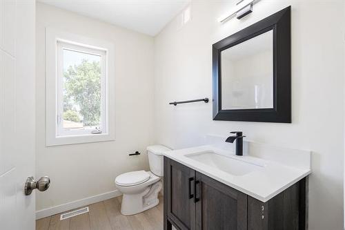 745 Moncton Ave, Winnipeg, MB 