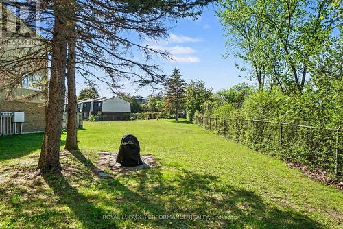 34 Huntview Private, Ottawa, ON - Outdoor