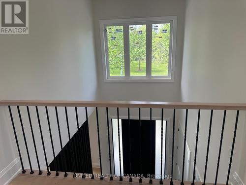 5 Cedar Crescent, Aurora, ON - Indoor Photo Showing Other Room