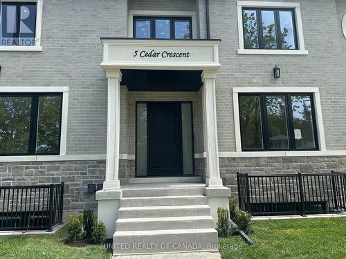 5 Cedar Crescent, Aurora, ON - Outdoor