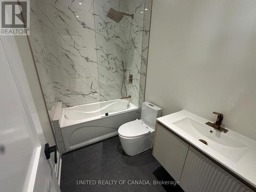 5 Cedar Crescent, Aurora, ON - Indoor Photo Showing Bathroom