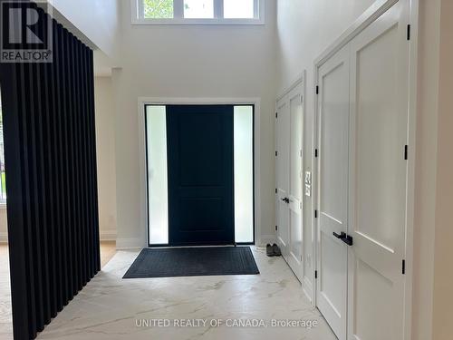 5 Cedar Crescent, Aurora, ON - Indoor Photo Showing Other Room