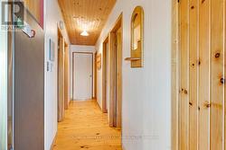 Hallway to bedrooms and bathroom - 