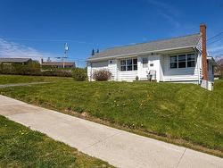 32 Arvida Avenue  Halifax, NS B3R 1K6