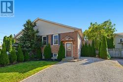 4 FOX TRAIL DRIVE St. Catharines (Rykert/Vansickle), ON L2S 3T7