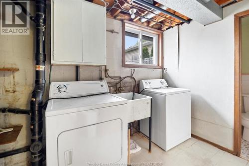 5649 Baldwin, Windsor, ON - Indoor Photo Showing Laundry Room