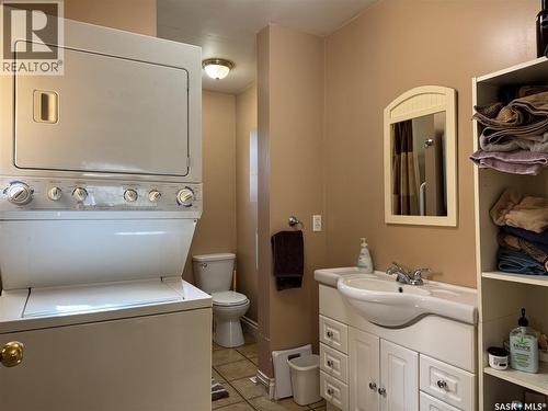 210 2Nd Street W, Wynyard, SK - Indoor Photo Showing Laundry Room
