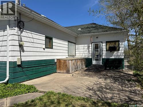 210 2Nd Street W, Wynyard, SK - Outdoor