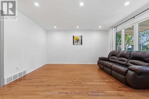 933 Kincaid Court, Ottawa, ON - Indoor