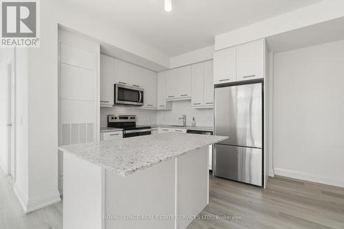 Island with seating for 4 - 1702 - 385 Winston Road, Grimsby, ON 