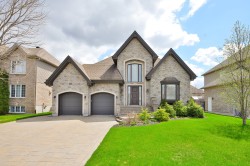 3545 Rue La Durantaye Longueuil (Saint-Hubert), QC J3Y 0C7
