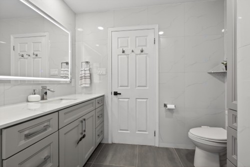 Salle de bains - 40 Rue Pasteur, Notre-Dame-De-L'Île-Perrot, QC - Indoor Photo Showing Bathroom